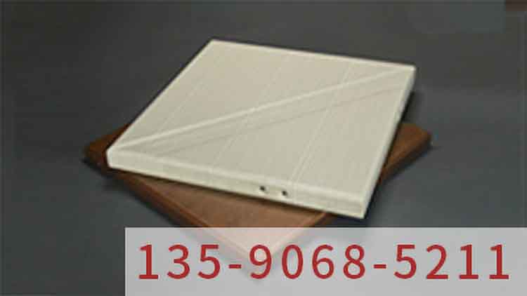 氟碳鋁單板廠家之現(xiàn)代建筑裝飾材料的革新與應(yīng)用